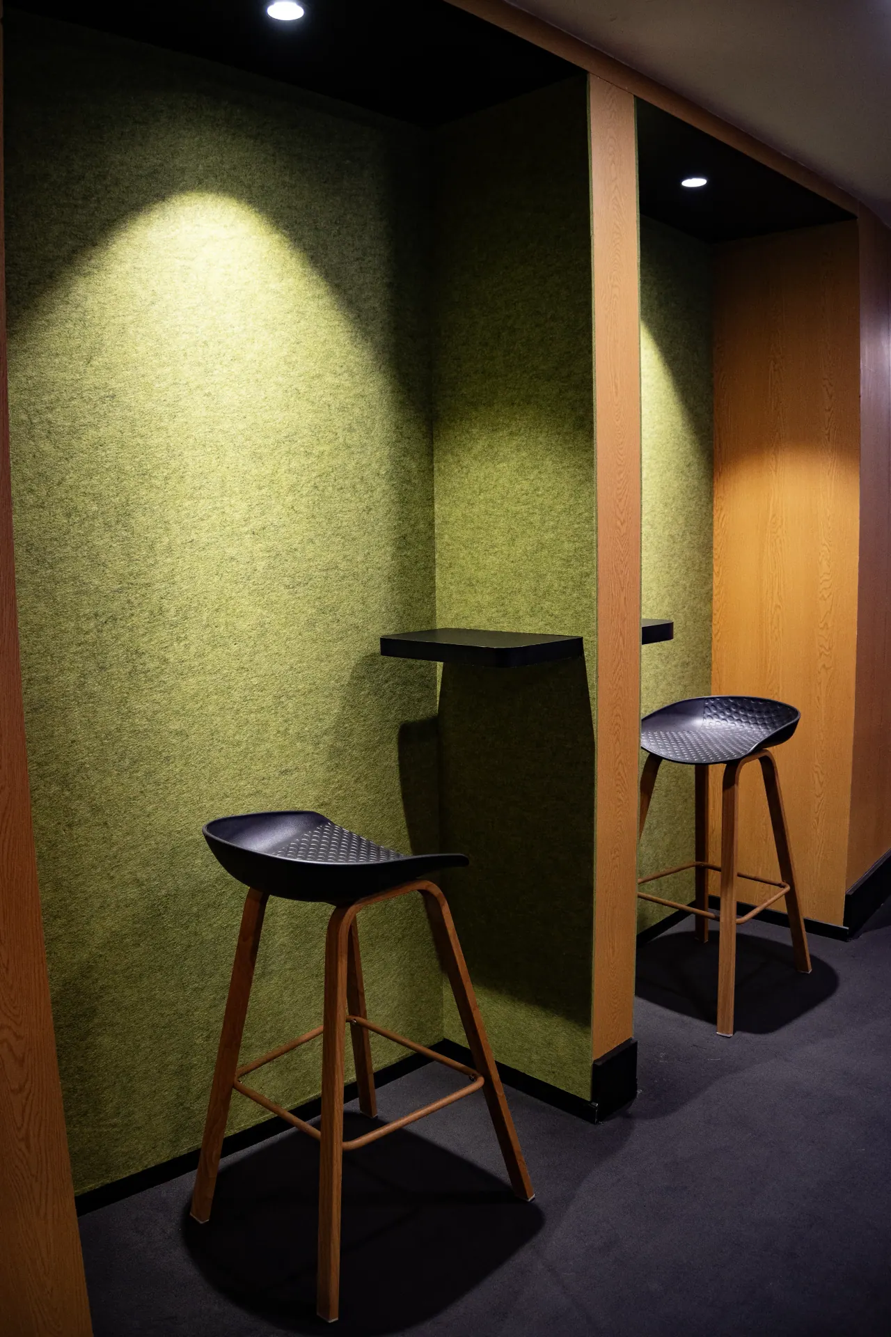 Jhandewalan interior 10