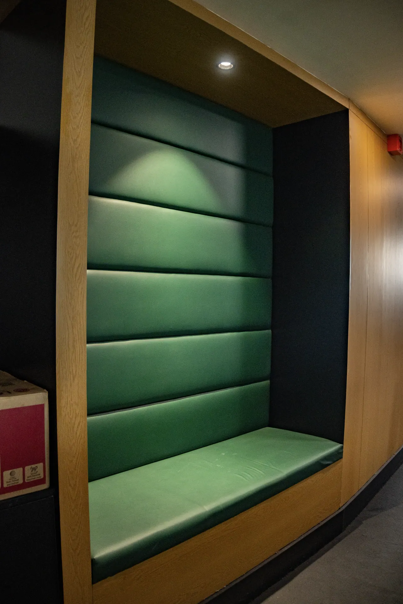 Jhandewalan interior 8